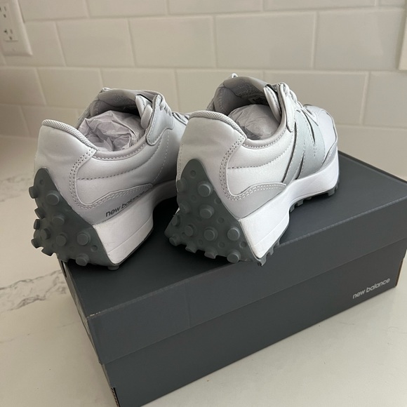 NEW new balance 327 sneakers size 5.5 - Picture 2 of 4